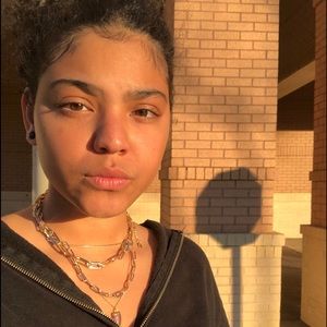 Meet your Posher, Beatriz